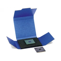 Chip-Box 100x120x15mm. blau. 6mm schwarzer Steckschaum
