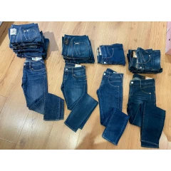 Lagerräumung - 17 Jeans von Herrlicher, Modelle Piper und Gila Slim
