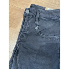 Lagerräumung - 18 Jeans von Herrlicher Modelle: Gila Slim, Pearl Slim, Baby Slim, Shyra Cropped